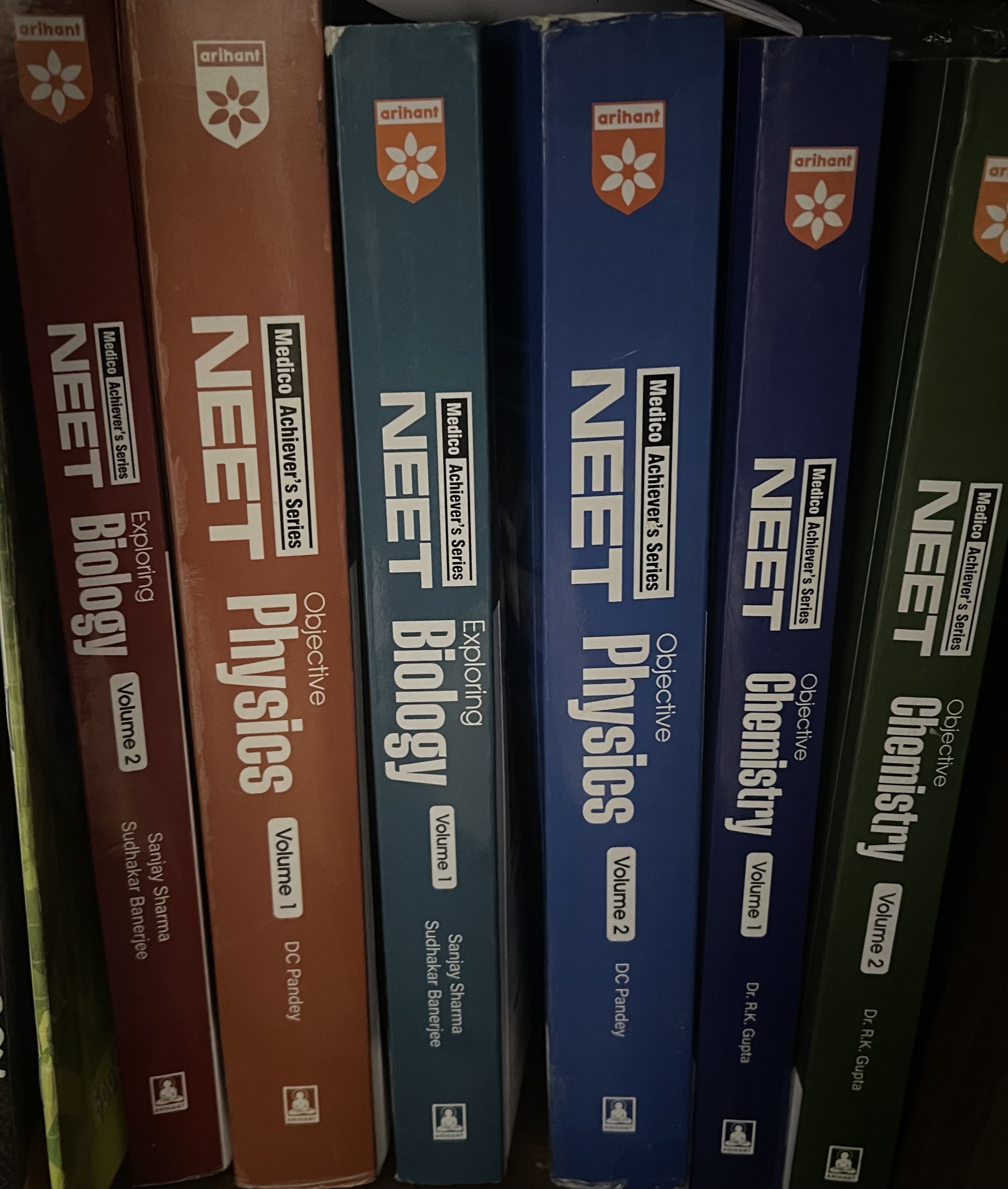 ARIHANT Class 11 + 12 Objective Books