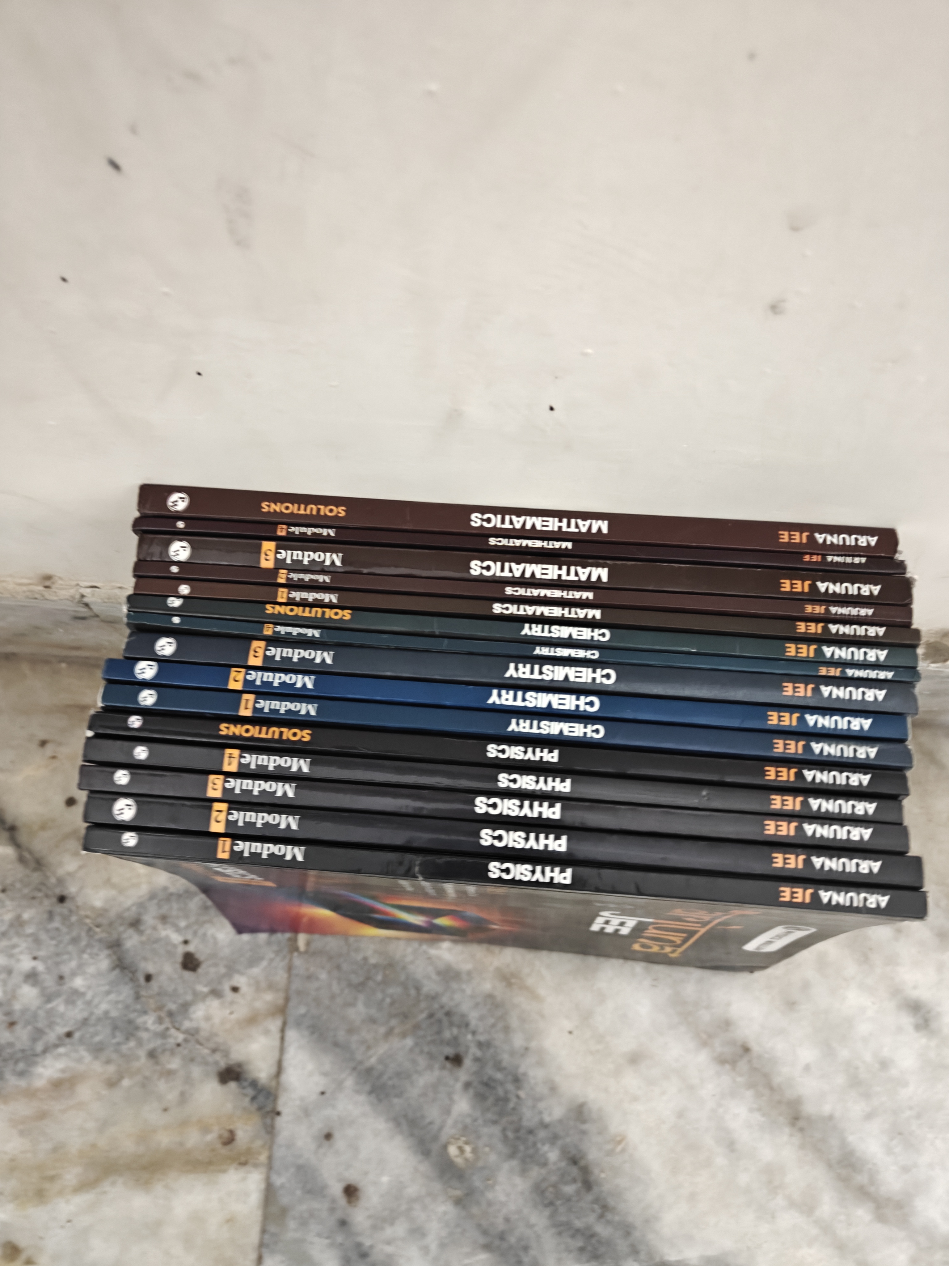 Arjuna Modules for JEE Mains and Advance (Unused ) Combo Set of 15 Modules of Physics,Chemistry And Maths
